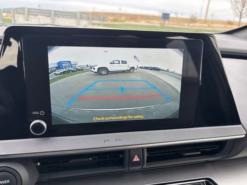 Used 2024 Toyota Prius LE image 19