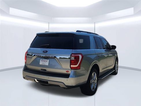 Used 2020 Ford Expedition XLT w/ Equipment Group 202A AWD/4WD image 5
