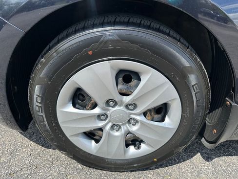 Used 2017 Kia Forte LX FWD image 30