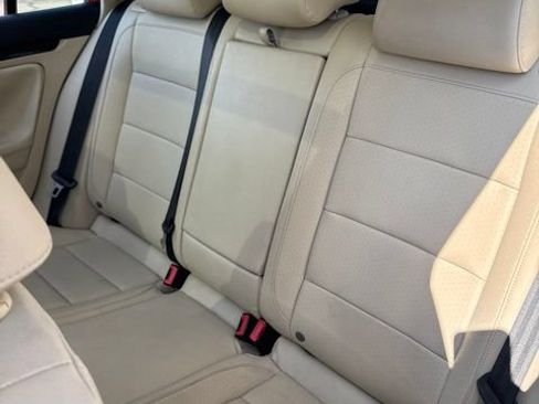 Used 2011 Volkswagen Jetta TDI FWD image 21