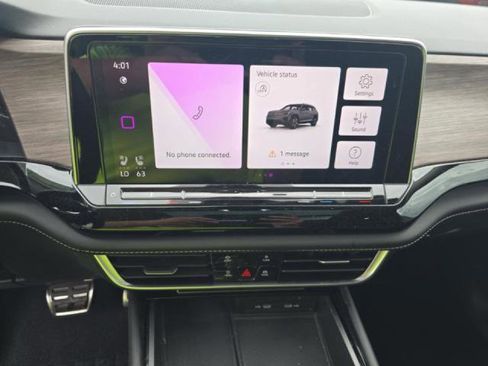 Used 2024 Volkswagen Atlas SEL Premium R-Line image 14