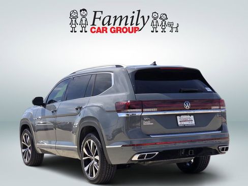 Used 2025 Volkswagen Atlas SEL Premium R-Line image 3