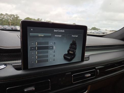 Used 2023 Lincoln Aviator Black Label AWD/4WD image 8