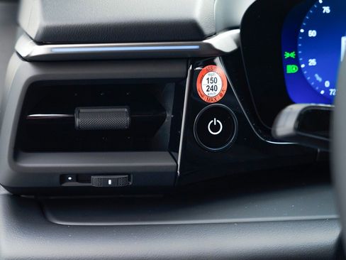 New 2025 Porsche Macan 4S Electric image 32