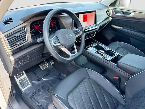 Used 2025 Volkswagen Atlas SEL Premium R-Line image 27