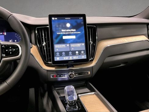 New 2027 Volvo XC60 B5 Plus AWD/4WD image 6