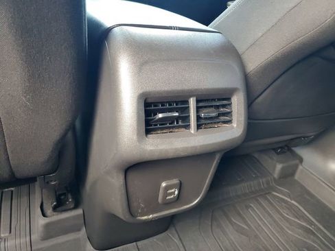 Used 2022 GMC Terrain SLE w/ Driver Convenience Package FWD image 15