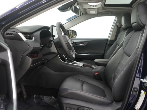 Used 2025 Toyota RAV4 Limited image 19