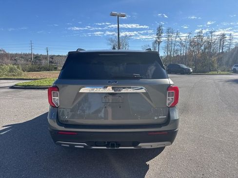 Used 2020 Ford Explorer XLT w/ Equipment Group 202A image 4