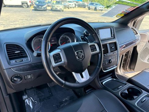 Used 2018 Dodge Grand Caravan GT FWD image 9