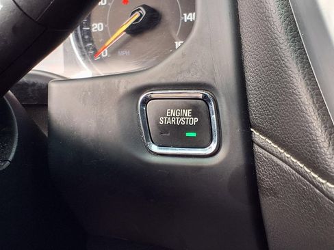 Used 2023 GMC Acadia SLE FWD image 14