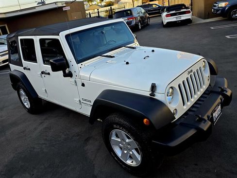 Used 2018 Jeep Wrangler Unlimited Sport S AWD/4WD image 5