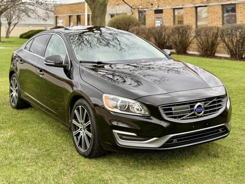 Used 2017 Volvo S60 T5 Inscription Platinum w/ Climate Package image 2