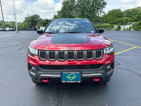 Used 2025 Jeep Compass Trailhawk AWD/4WD image 24