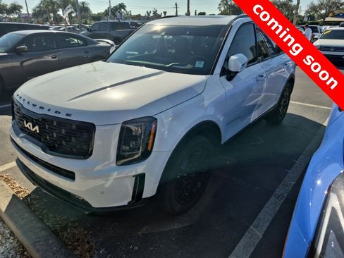 Certified 2022 Kia Telluride SX w/ SX Prestige Package image 2