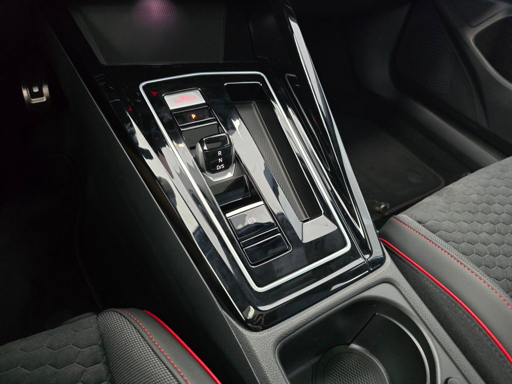 New 2026 Volkswagen GTI SE FWD image 30