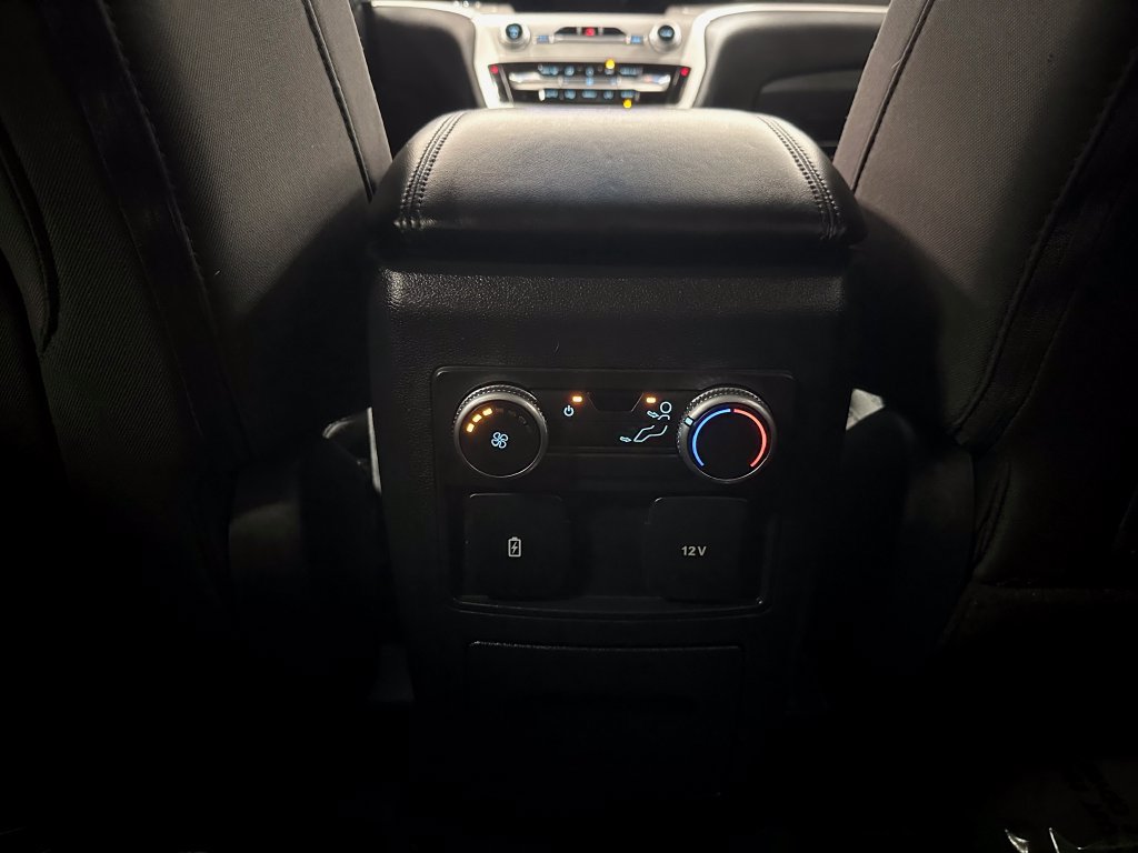 Used 2022 Ford Explorer XLT AWD/4WD image 25
