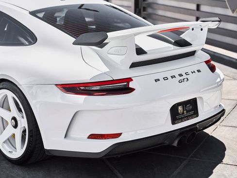 Used 2018 Porsche 911 GT3 RWD image 10