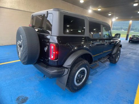 Used 2023 Ford Bronco Badlands AWD/4WD image 3
