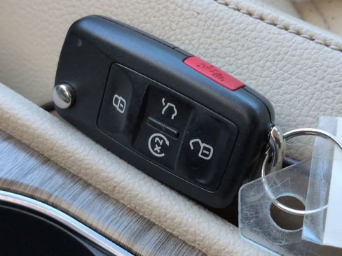 Used 2018 Volkswagen Passat 2.0T SE image 38