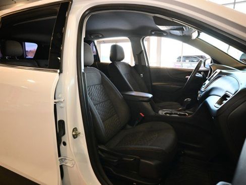 Used 2019 Chevrolet Equinox LT image 28