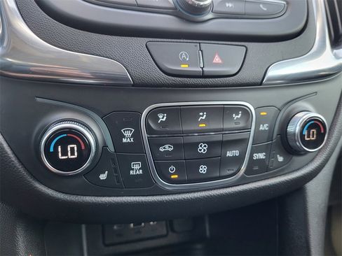 Used 2024 Chevrolet Equinox LT image 17