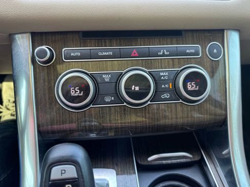 Used 2017 Land Rover Range Rover Sport HSE image 35