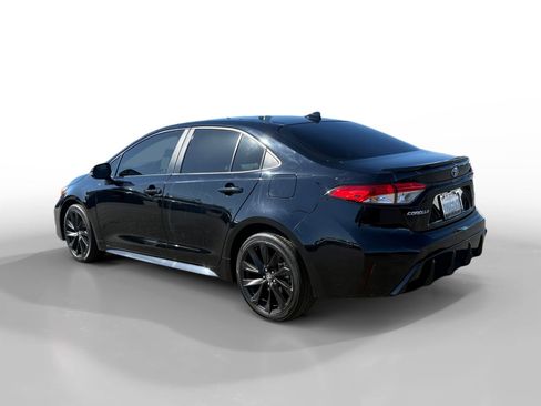 Used 2024 Toyota Corolla SE FWD image 3