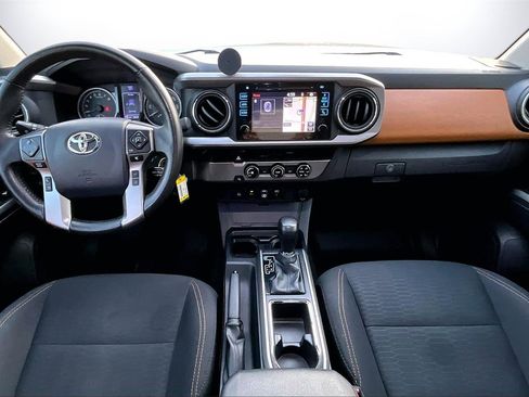 Used 2018 Toyota Tacoma SR5 image 15