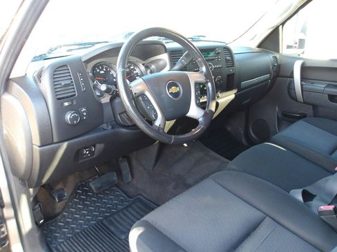 Used 2011 Chevrolet Silverado 2500 LT w/ Interior Plus Package AWD/4WD image 9