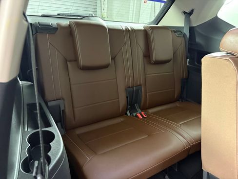 Used 2023 Volkswagen Atlas SE w/ Panoramic Sunroof Package AWD/4WD image 36