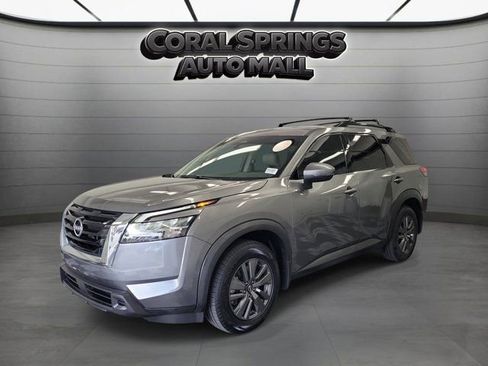Certified 2022 Nissan Pathfinder SV w/ Cargo Package FWD image 3