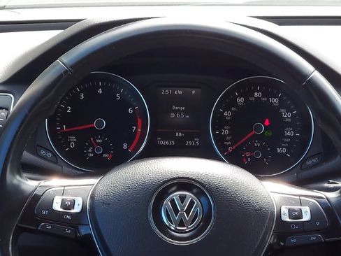 Used 2017 Volkswagen Passat 1.8T SE FWD image 15