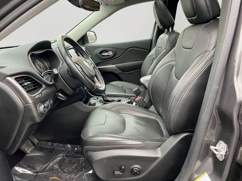 Used 2019 Jeep Cherokee Limited image 15