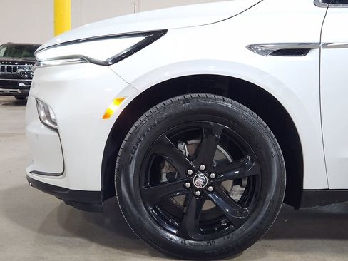 Used 2024 Buick Enclave Essence w/ Sport Touring Edition image 5