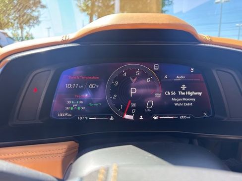 Used 2022 Chevrolet Corvette Stingray Premium Conv w/ Z51 Performance Package RWD image 19