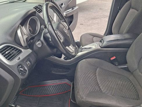 Used 2016 Dodge Journey SE w/ Flexible Seating Group FWD image 8