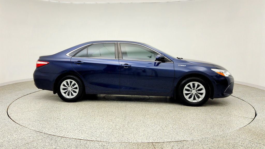 Used 2017 Toyota Camry LE FWD image 4