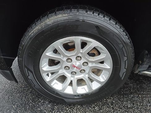 Used 2019 GMC Yukon SLE image 32