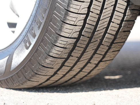 Used 2018 Ford Taurus SEL w/ Equipment Group 201A image 32