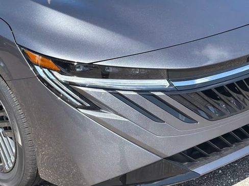 New 2026 Nissan Sentra SV w/ SV Convenience Package FWD image 8