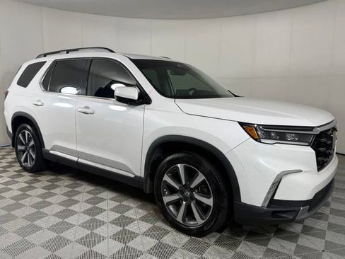 Used 2025 Honda Pilot Touring image 20