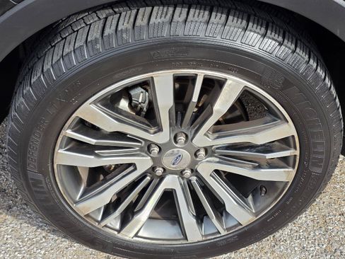 Used 2019 Ford Explorer Platinum AWD/4WD image 60