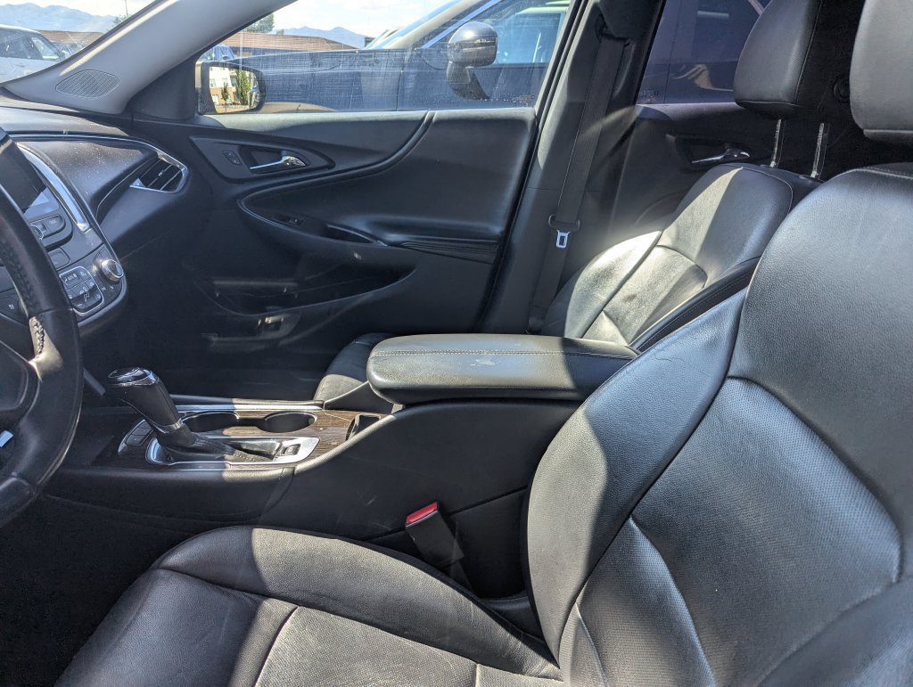 Used 2017 Chevrolet Malibu Premier w/ Premier Sun and Wheel Package FWD image 12