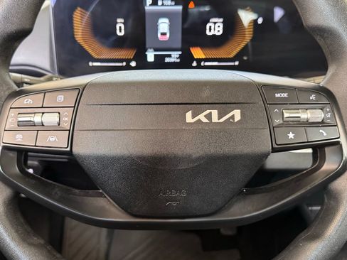 Used 2025 Kia K4 FWD image 5
