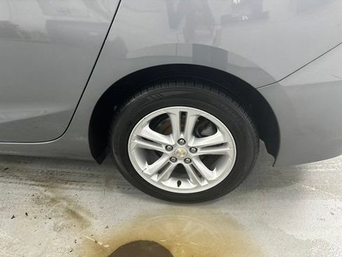 Used 2018 Chevrolet Cruze LT FWD image 31