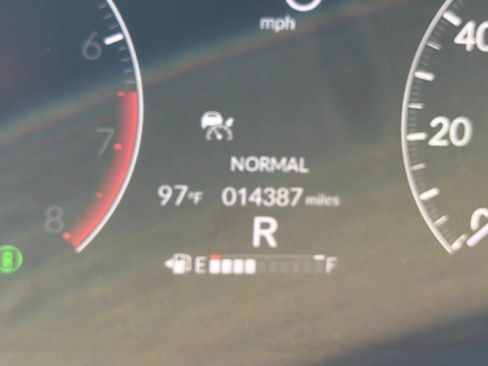 Used 2025 Honda Pilot EX-L image 9