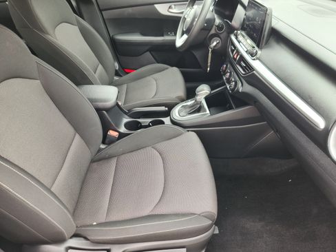 Used 2024 Kia Forte LXS FWD image 14