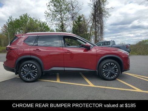 Certified 2025 Nissan Rogue SL w/ SL Premium Package AWD/4WD image 8