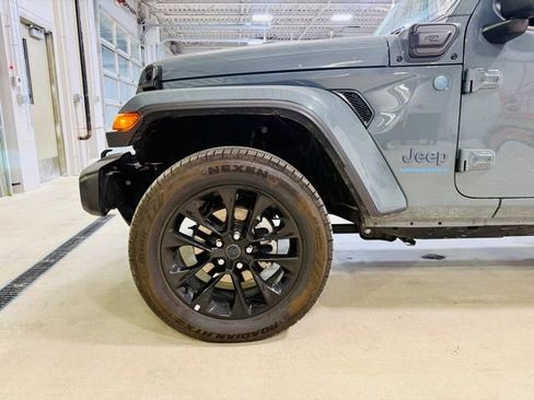 Used 2025 Jeep Wrangler Unlimited Sahara w/ Safety Group image 10